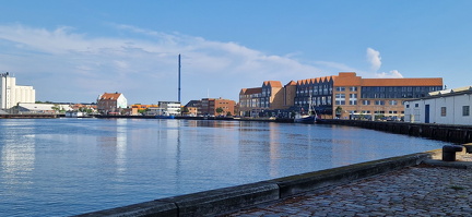 2022-06-25 Essen im Hafen Rückfahrt 174643